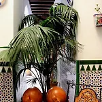 オスタル ラ フエンテ *
